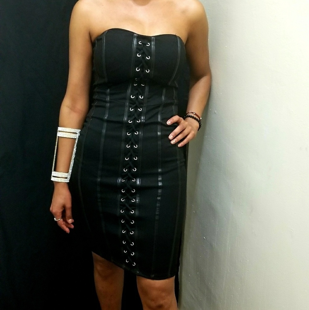 Sexy, strapless black dress